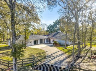 433 Mackhank Road, Boling, TX 77420
