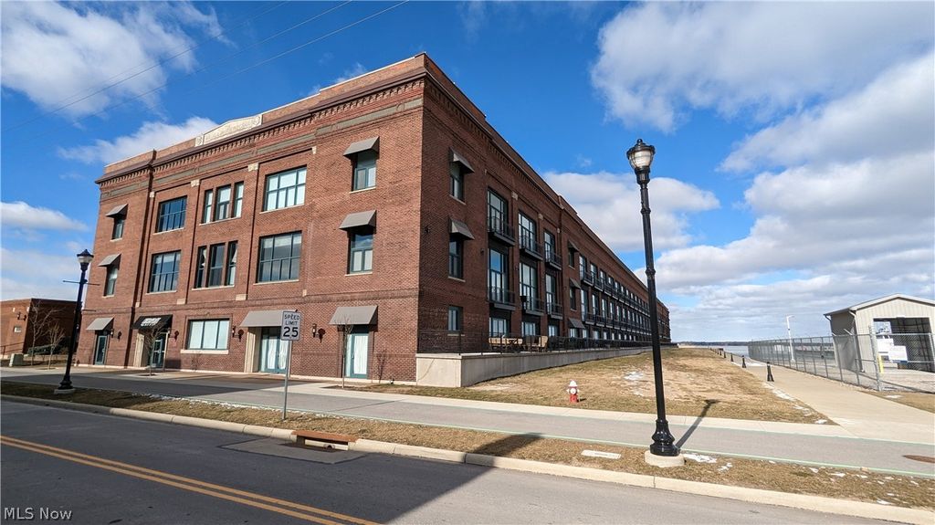 401 W SHORELINE Drive 96, Sandusky, OH 44870