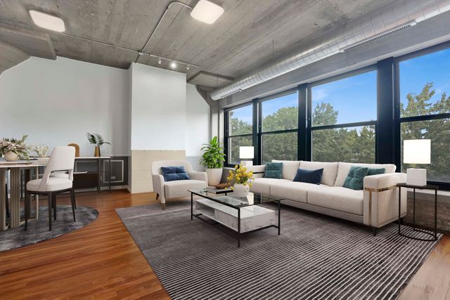 1069 W 14th Place 329, Chicago, IL 60608