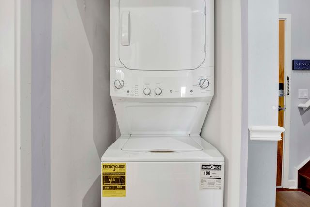 1069 W 14th Place 329, Chicago, IL 60608