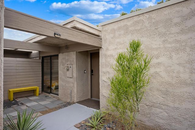 1988 E Sandalwood Drive, Palm Springs, CA 92262