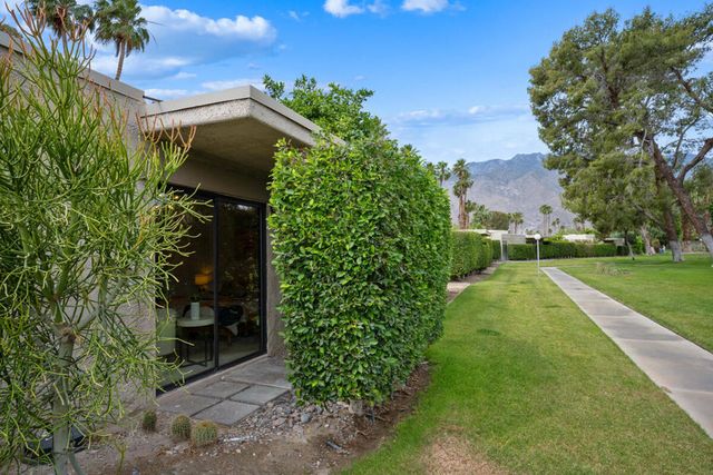 1988 E Sandalwood Drive, Palm Springs, CA 92262