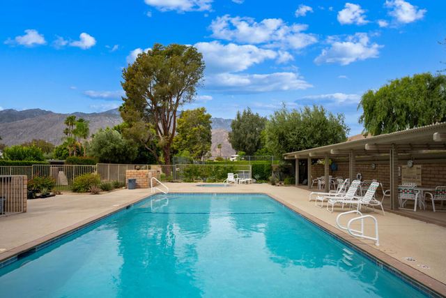 1988 E Sandalwood Drive, Palm Springs, CA 92262