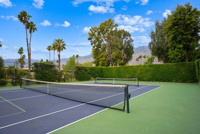 1988 E Sandalwood Drive, Palm Springs, CA 92262