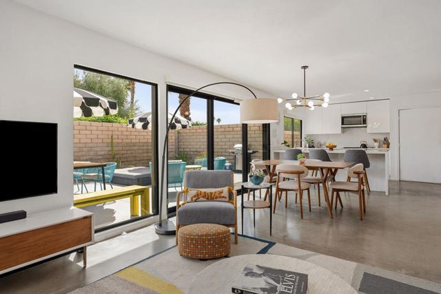 1988 E Sandalwood Drive, Palm Springs, CA 92262