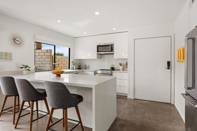 1988 E Sandalwood Drive, Palm Springs, CA 92262