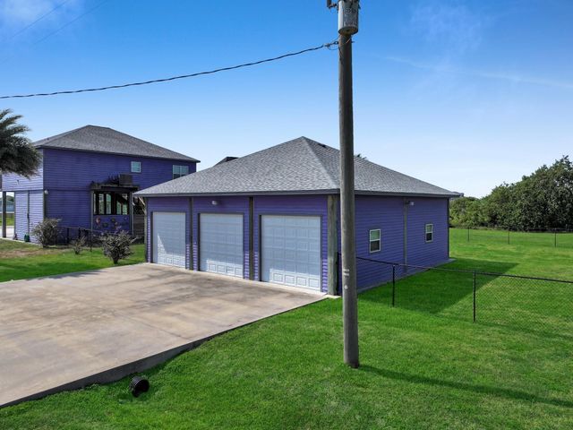 204 New Orleans, Crystal Beach, TX 77650