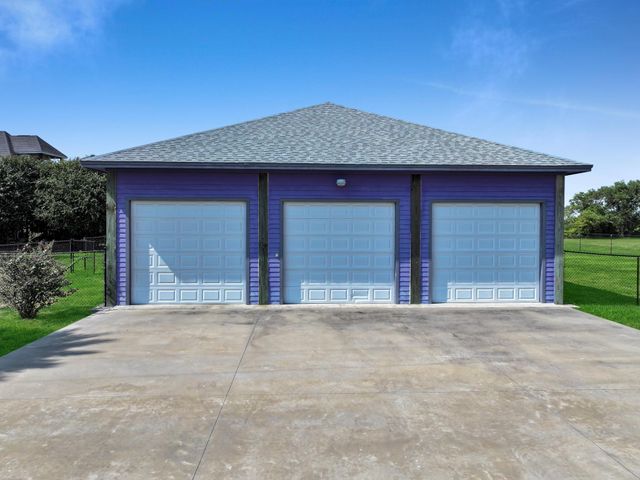 204 New Orleans, Crystal Beach, TX 77650