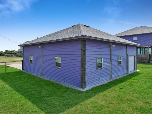 204 New Orleans, Crystal Beach, TX 77650