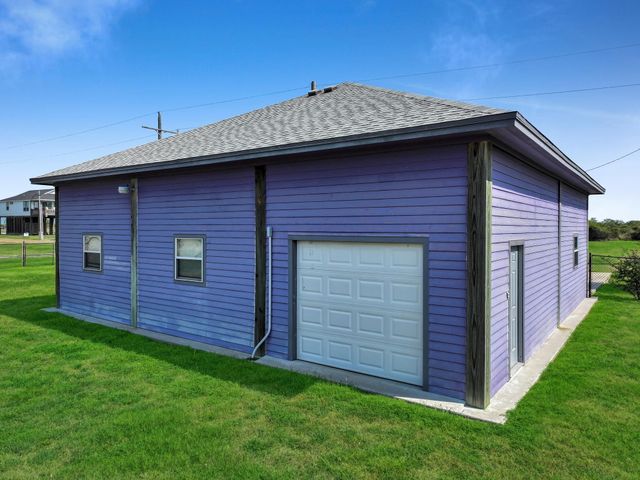 204 New Orleans, Crystal Beach, TX 77650