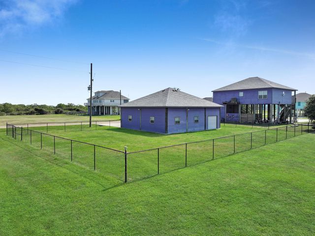 204 New Orleans, Crystal Beach, TX 77650