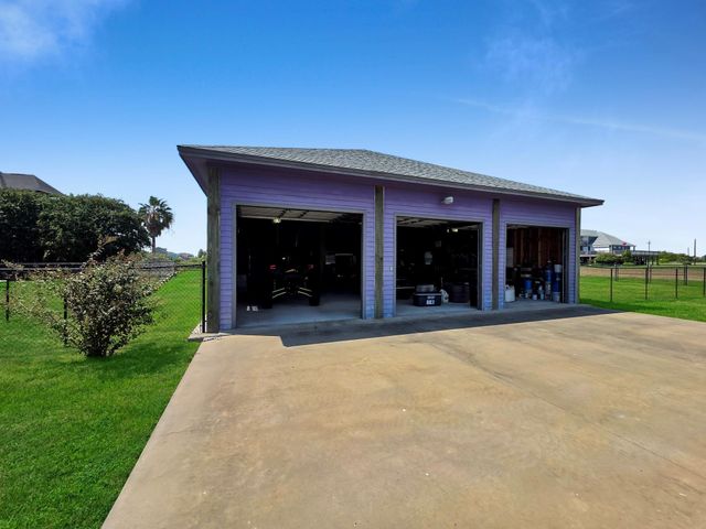 204 New Orleans, Crystal Beach, TX 77650