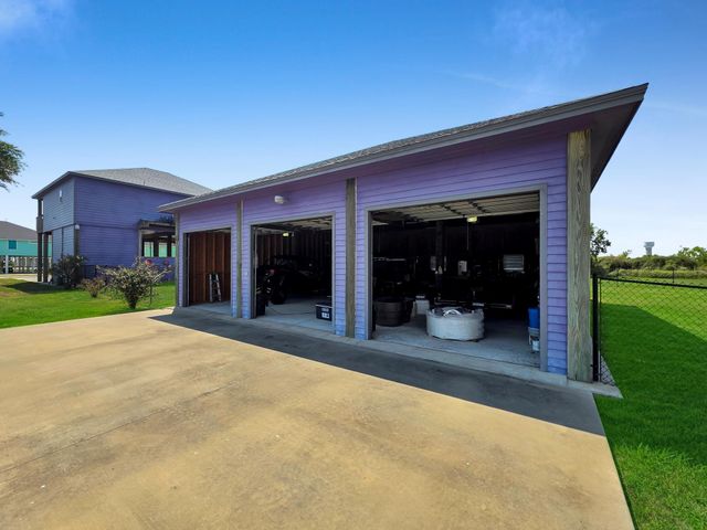 204 New Orleans, Crystal Beach, TX 77650