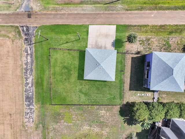204 New Orleans, Crystal Beach, TX 77650
