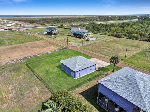 204 New Orleans, Crystal Beach, TX 77650
