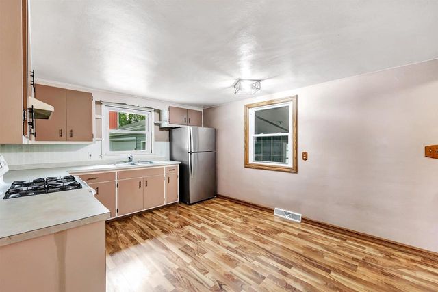 1853 GLENVIEW AVENUE, Green Bay, WI 54303