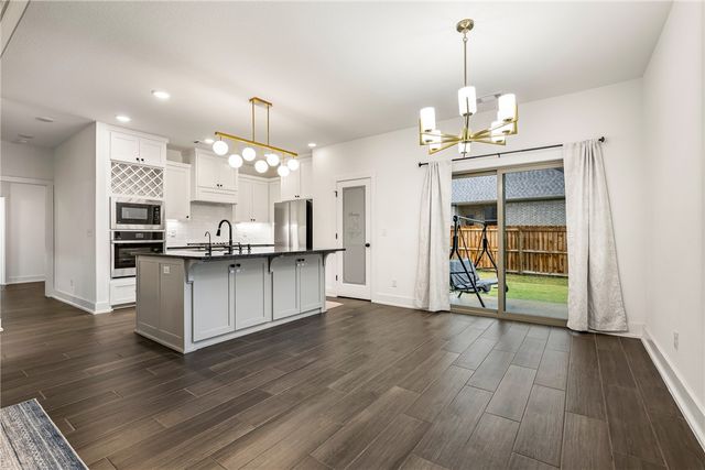 7100 SW High Meadow Boulevard, Bentonville, AR 72713