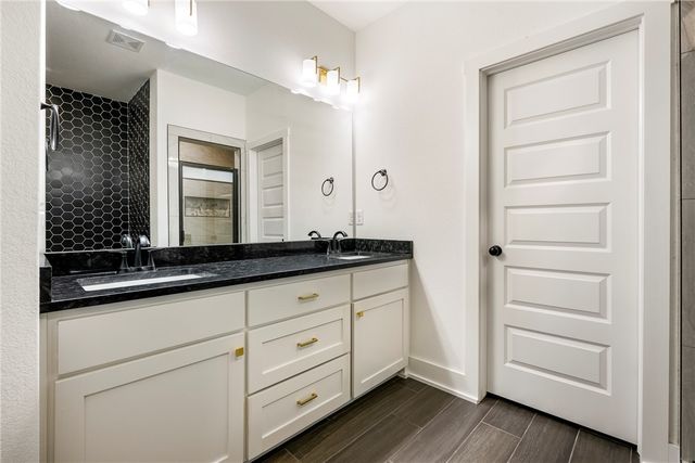 7100 SW High Meadow Boulevard, Bentonville, AR 72713
