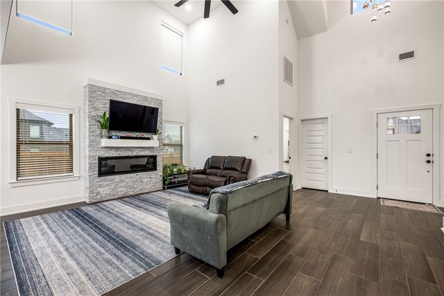 7100 SW High Meadow Boulevard, Bentonville, AR 72713