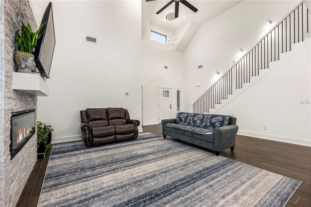7100 SW High Meadow Boulevard, Bentonville, AR 72713
