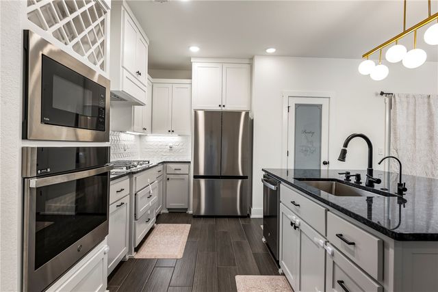 7100 SW High Meadow Boulevard, Bentonville, AR 72713