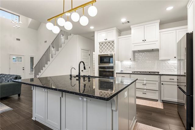 7100 SW High Meadow Boulevard, Bentonville, AR 72713