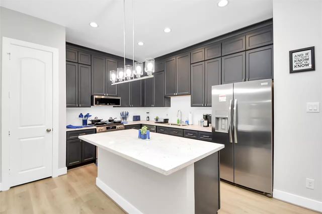 5718 Beall Street A, Houston, TX 77091