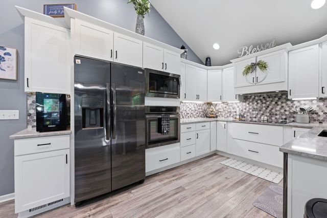 9711 W Bella Vista, Wichita, KS 67212