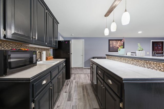 9711 W Bella Vista, Wichita, KS 67212