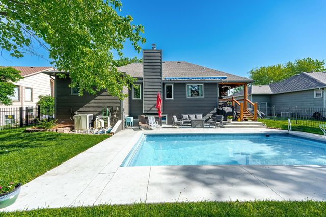 9711 W Bella Vista, Wichita, KS 67212