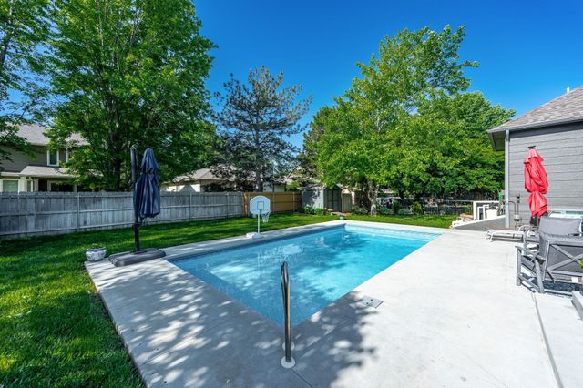 9711 W Bella Vista, Wichita, KS 67212