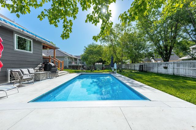 9711 W Bella Vista, Wichita, KS 67212