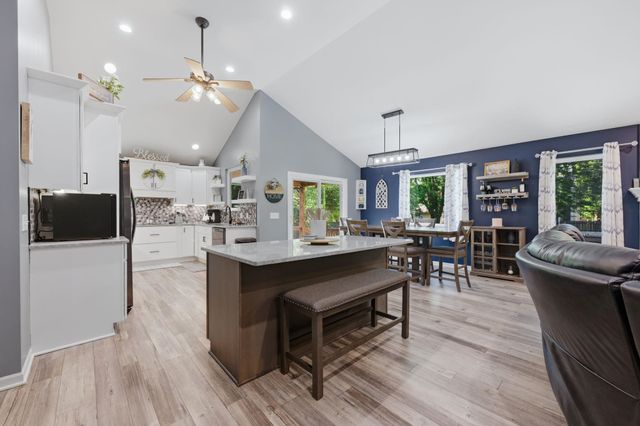 9711 W Bella Vista, Wichita, KS 67212