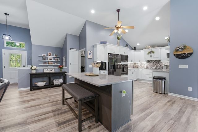9711 W Bella Vista, Wichita, KS 67212