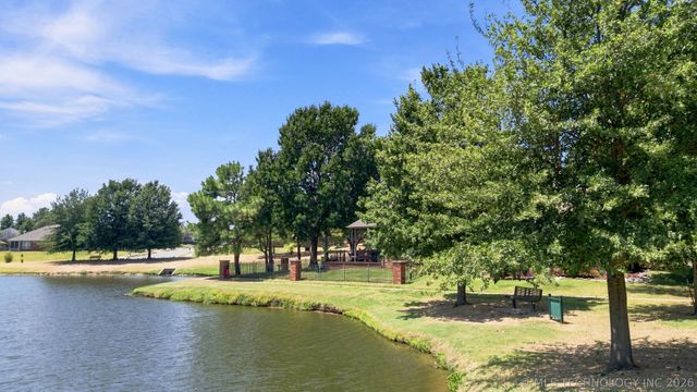 114 E 125th Court S, Jenks, OK 74037