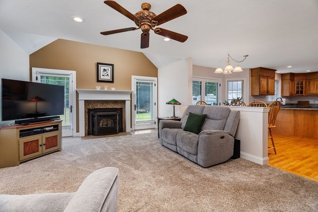 562 Mendon Rd, Sutton, MA 01590