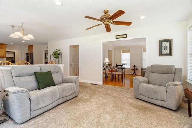 562 Mendon Rd, Sutton, MA 01590