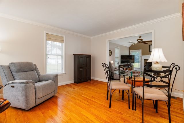 562 Mendon Rd, Sutton, MA 01590