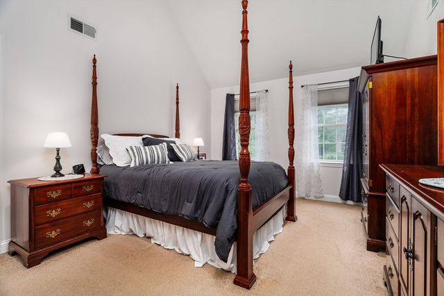 562 Mendon Rd, Sutton, MA 01590