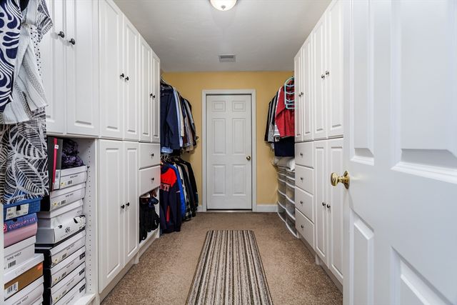 562 Mendon Rd, Sutton, MA 01590