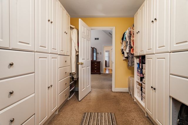 562 Mendon Rd, Sutton, MA 01590