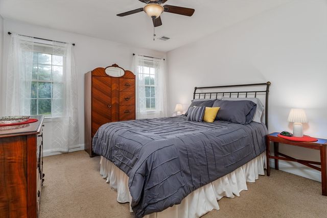562 Mendon Rd, Sutton, MA 01590