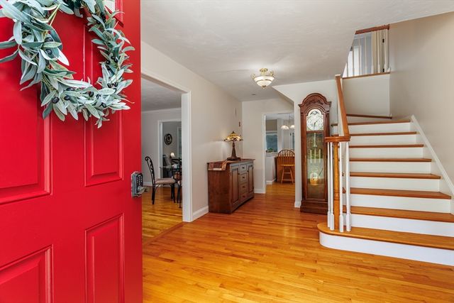 562 Mendon Rd, Sutton, MA 01590