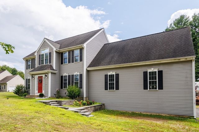 562 Mendon Rd, Sutton, MA 01590