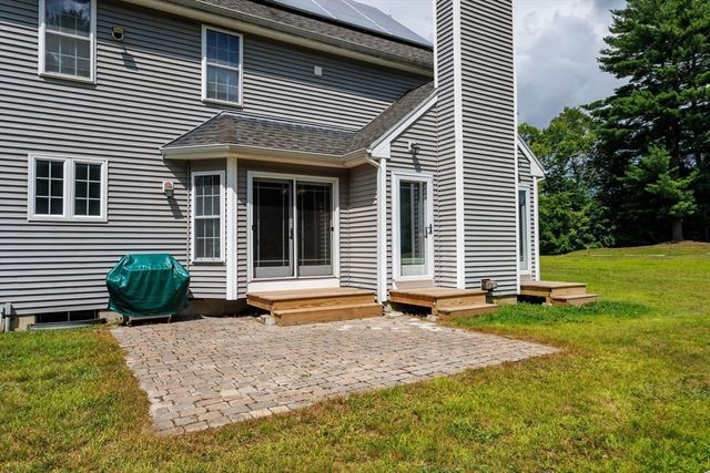 562 Mendon Rd, Sutton, MA 01590