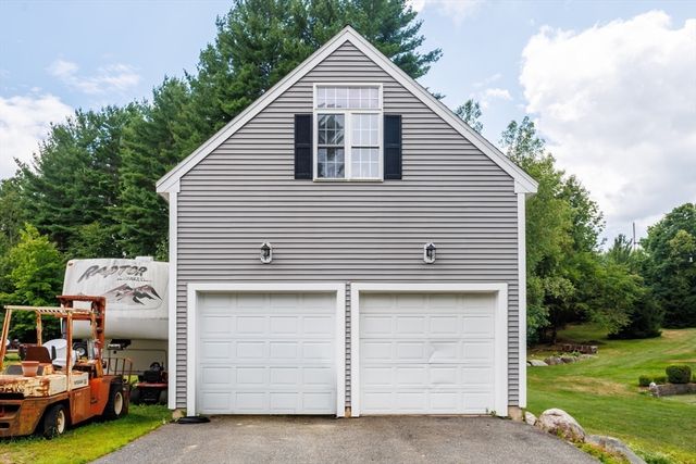 562 Mendon Rd, Sutton, MA 01590