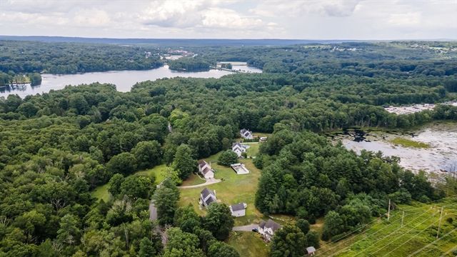 562 Mendon Rd, Sutton, MA 01590