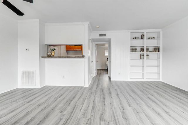 6402 Del Monte Drive 65, Houston, TX 77057