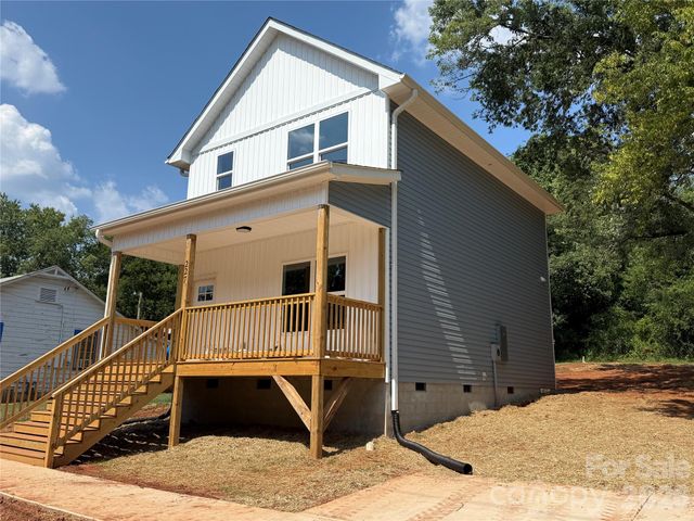 227 S Caldwell Avenue, Newton, NC 28658