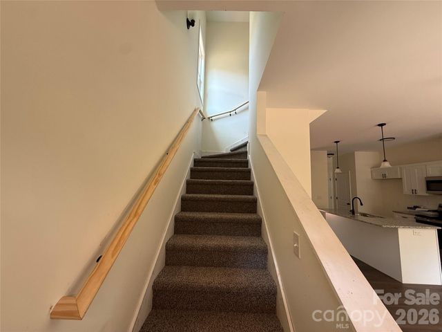 227 S Caldwell Avenue, Newton, NC 28658